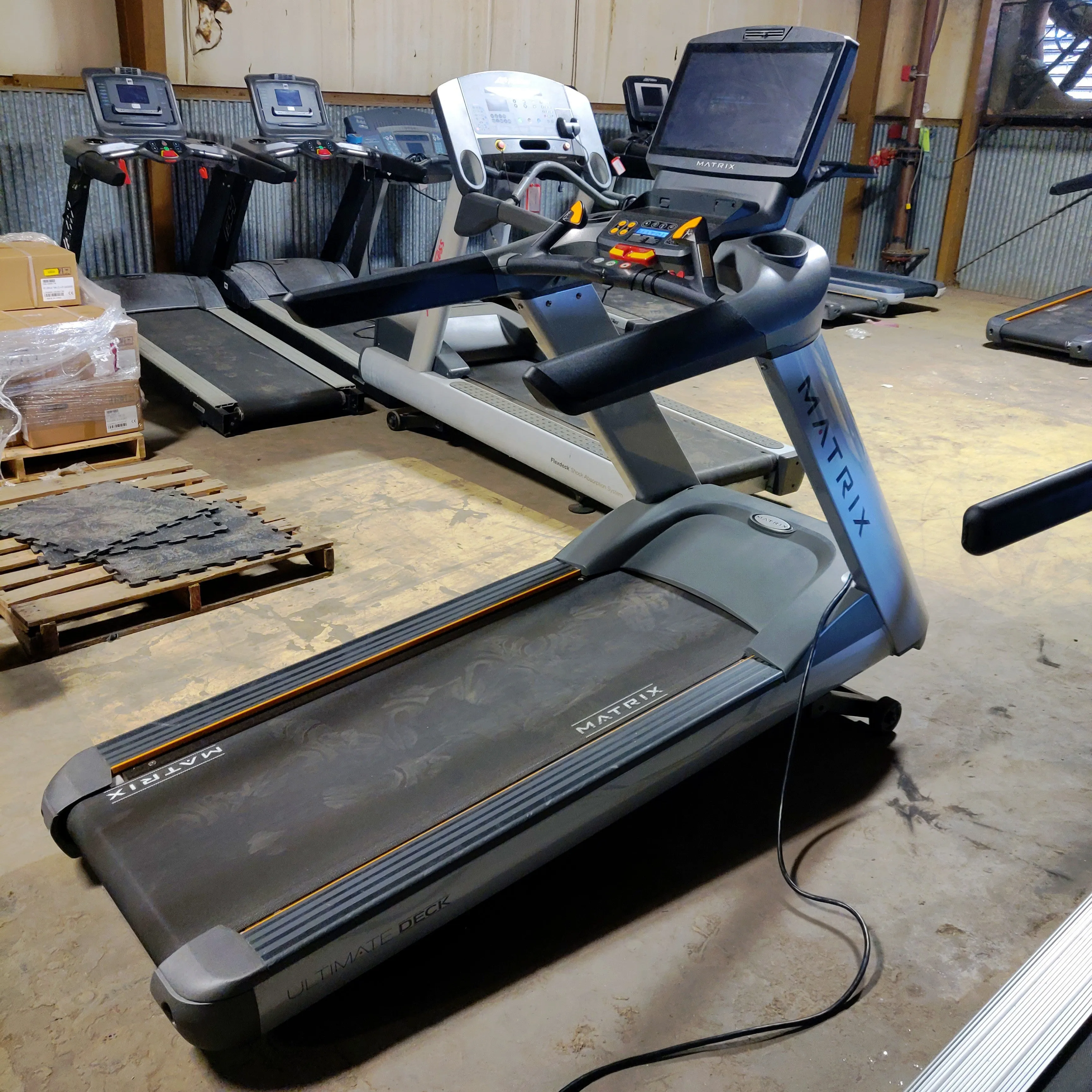 Matrix Treadmill T5x T7x Model with Fully Interactive Screen