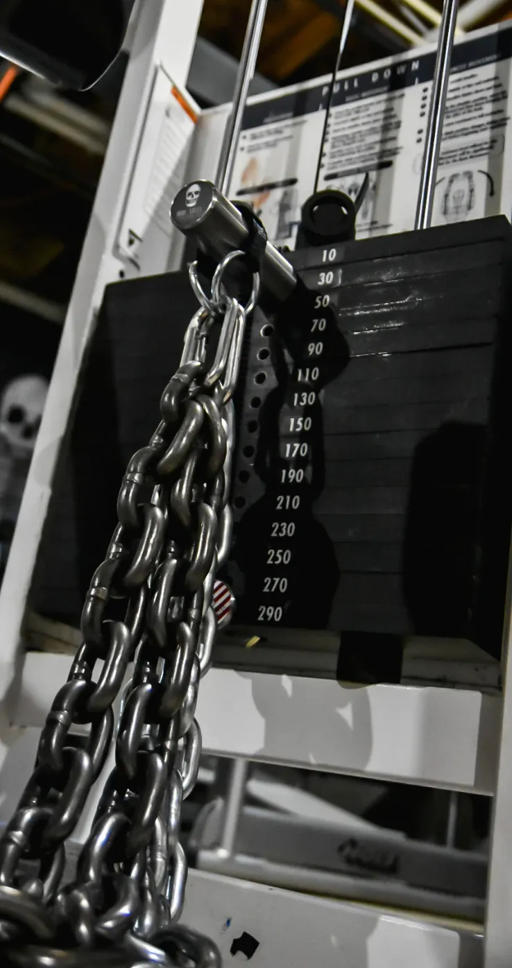 STACKED CHAIN STRAP